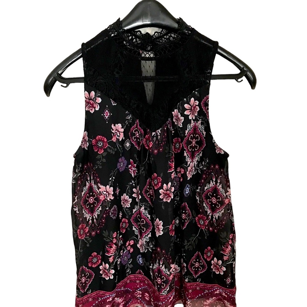 FLORAL & Black Print Polyester Top W/Lace Neckline & Inserts. Sml. $10. NWOT.